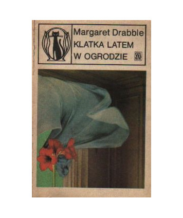 Klatka latem w ogrodzie