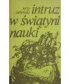 Intruz w świątyni nauki