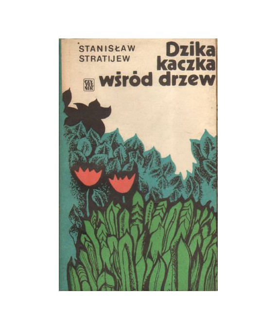 Dzika kaczka wśród drzew
