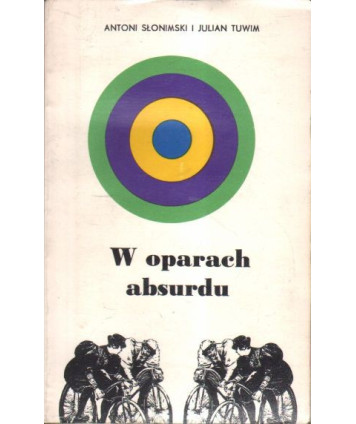 W oparach absurdu